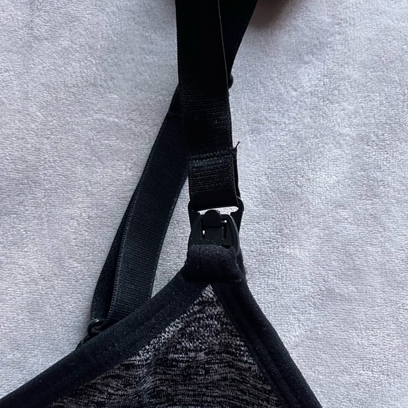 2 Nursing Bras - Picture 4 of 8